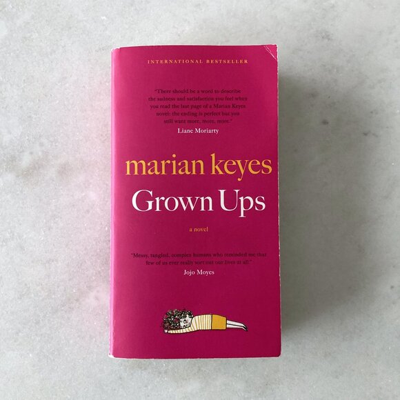 3/$20 - book - Grown Ups, by Marian Keyes (Bestseller! Fiction paperback) - Picture 1 of 2